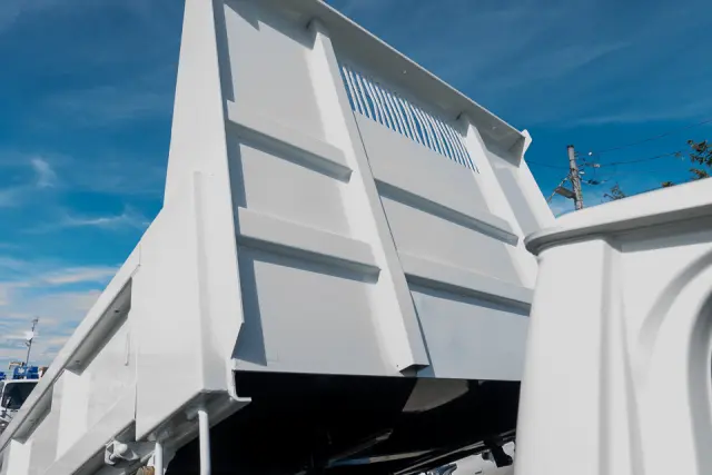 いすゞ エルフ SKG-NPR85AN(2WD)の写真9