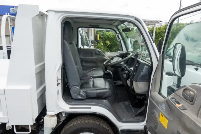 いすゞ エルフ SKG-NPR85AN(2WD)の写真21