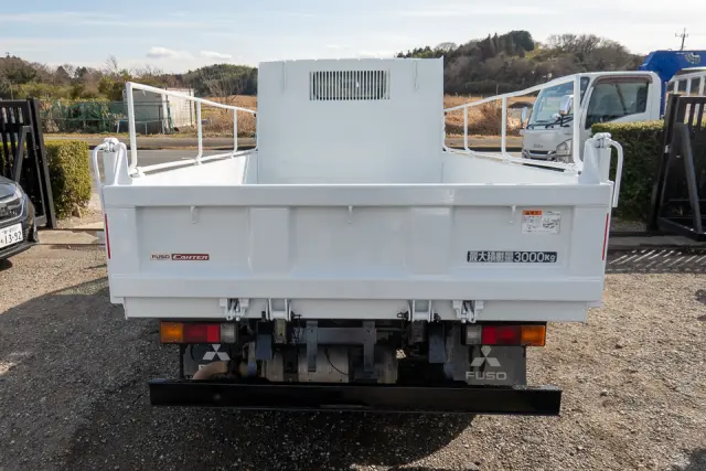 三菱 キャンター 2PG-FBA60(2WD)の写真5