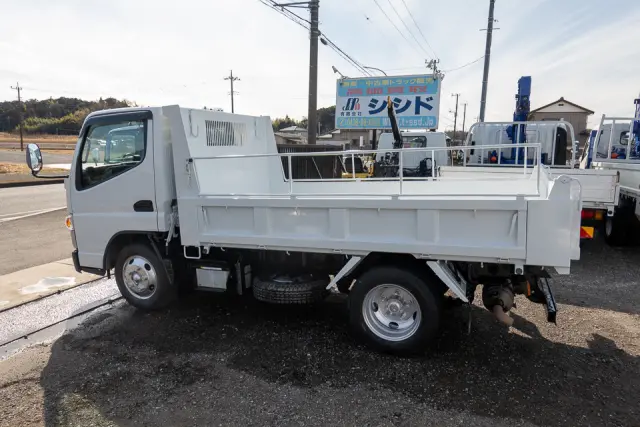 三菱 キャンター 2PG-FBA60(2WD)の写真6