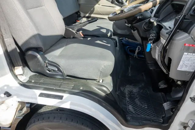 三菱 キャンター 2PG-FBA60(2WD)の写真20