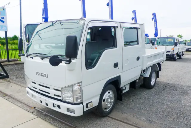 いすゞ エルフ TKG-NJR85AD(2WD)の写真1
