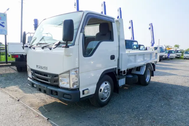 いすゞ エルフ TPG-NKR85AN(2WD)の写真1