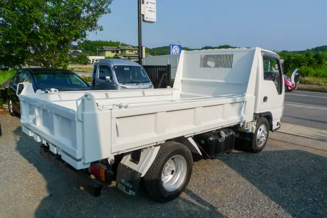 いすゞ エルフ TPG-NKR85AN(2WD)の写真6