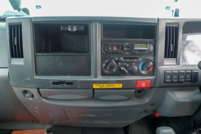 いすゞ エルフ TPG-NKR85AN(2WD)の写真23