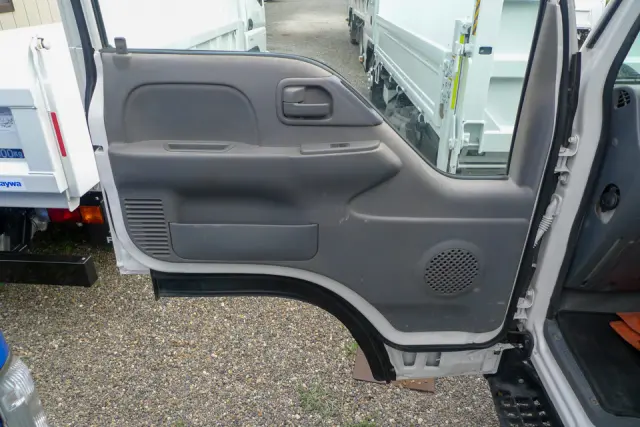いすゞ エルフ TPG-NKR85AN(2WD)の写真24