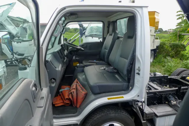 いすゞ エルフ TPG-NKR85AN(2WD)の写真25