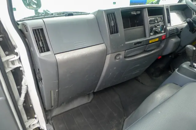 いすゞ エルフ TPG-NKR85AN(2WD)の写真30