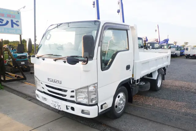 いすゞ エルフ TPG-NKR85AD(2WD)の写真1
