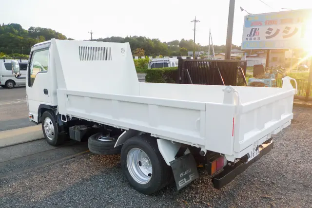 いすゞ エルフ TPG-NKR85AD(2WD)の写真5