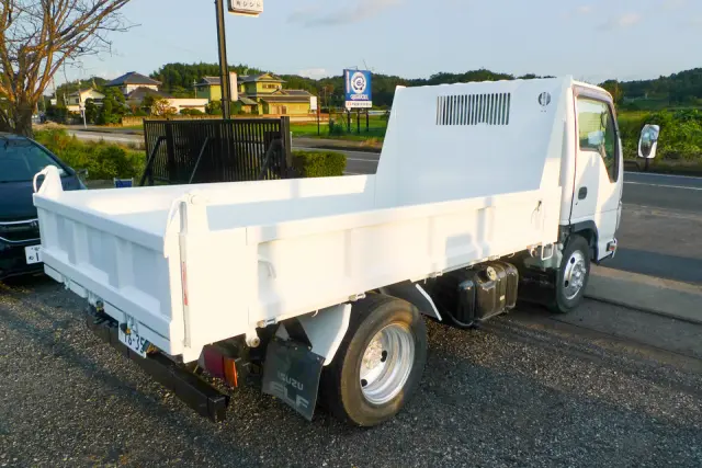 いすゞ エルフ TPG-NKR85AD(2WD)の写真6