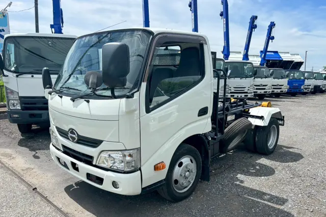 日野 デュトロ TKG-XZU605M(2WD)の写真1