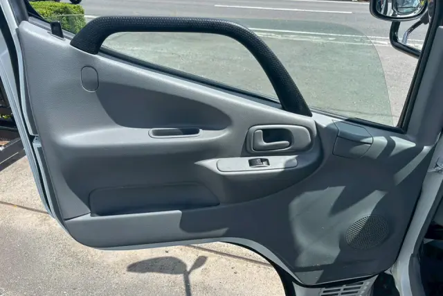 日野 デュトロ TKG-XZU605M(2WD)の写真25