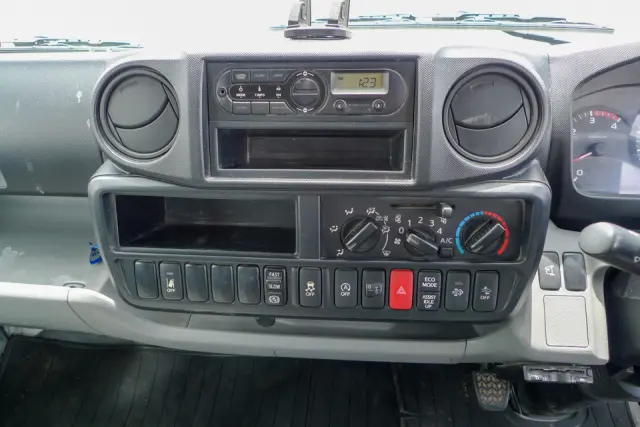 日野 デュトロ TKG-XZU605M(2WD)の写真30