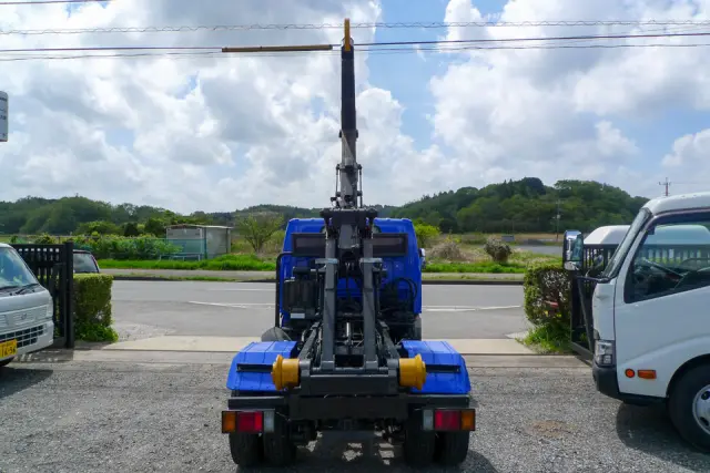 いすゞ エルフ TKG-NKR85A(2WD)の写真7