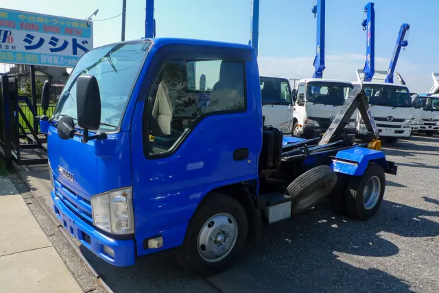 いすゞ エルフ TKG-NKR85A(2WD)の写真13