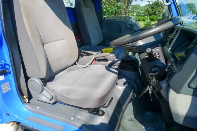 いすゞ エルフ TKG-NKR85A(2WD)の写真27