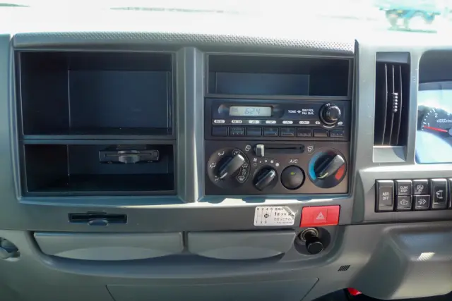 いすゞ エルフ TKG-NKR85A(2WD)の写真30