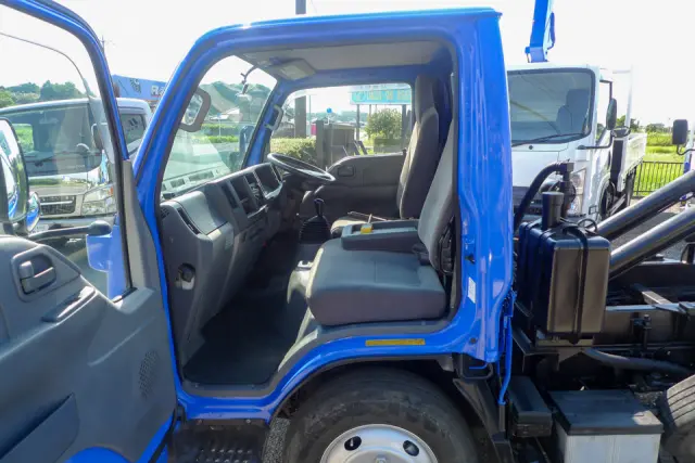 いすゞ エルフ TKG-NKR85A(2WD)の写真32