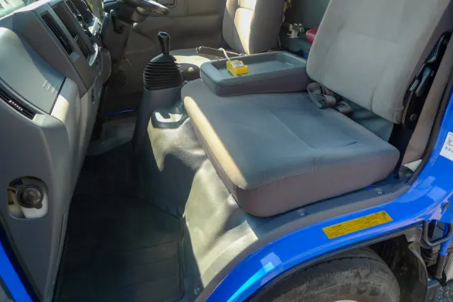 いすゞ エルフ TKG-NKR85A(2WD)の写真34