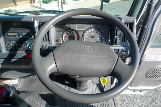 いすゞ エルフ BKG-NKR85N(2WD)の写真40