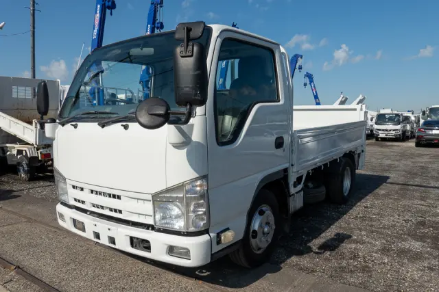 いすゞ エルフ TKG-NJR85AN(2WD)の写真1
