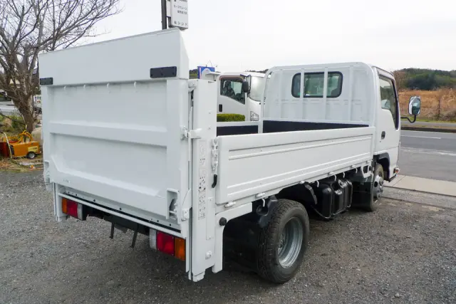 いすゞ エルフ TRG-NJR85A(2WD)の写真4