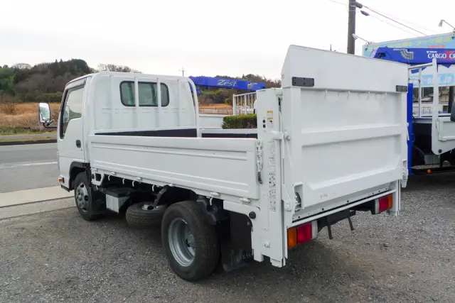 いすゞ エルフ TRG-NJR85A(2WD)の写真6