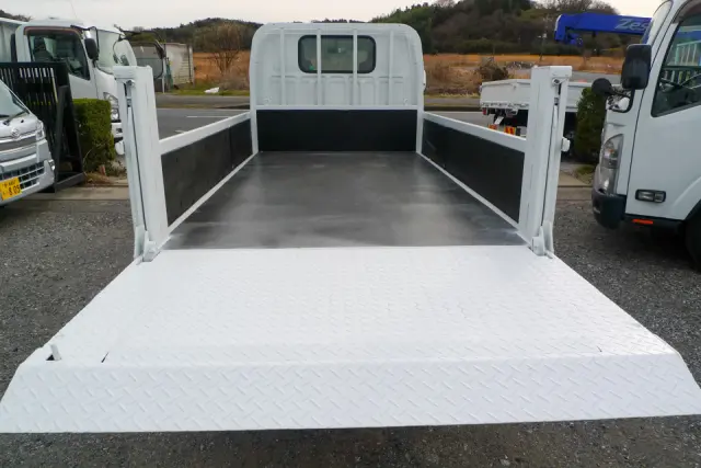 いすゞ エルフ TRG-NJR85A(2WD)の写真7