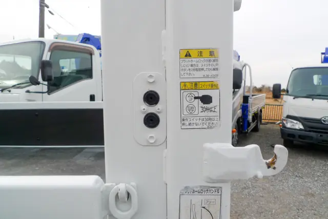 いすゞ エルフ TRG-NJR85A(2WD)の写真9