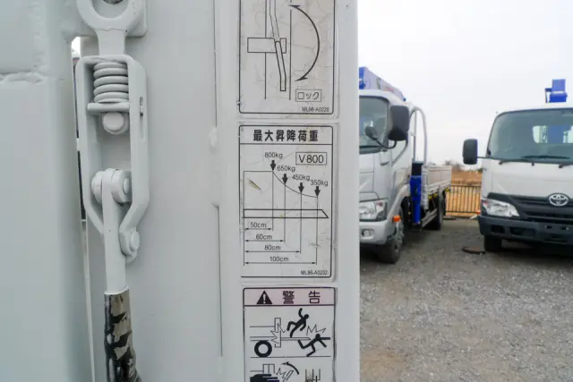 いすゞ エルフ TRG-NJR85A(2WD)の写真10