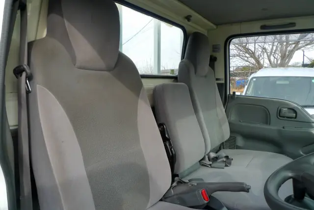 いすゞ エルフ TRG-NJR85A(2WD)の写真23