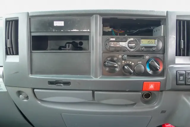 いすゞ エルフ TRG-NJR85A(2WD)の写真29