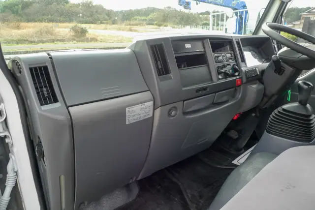 いすゞ エルフ TRG-NJR85A(2WD)の写真32