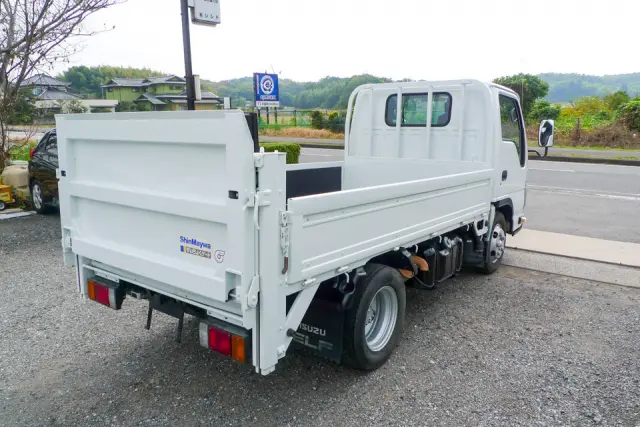 いすゞ エルフ TKG-NJR85AN(2WD)の写真4