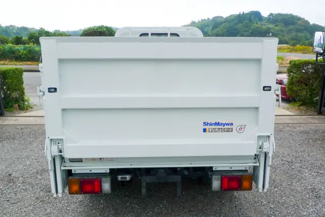 いすゞ エルフ TKG-NJR85AN(2WD)の写真5