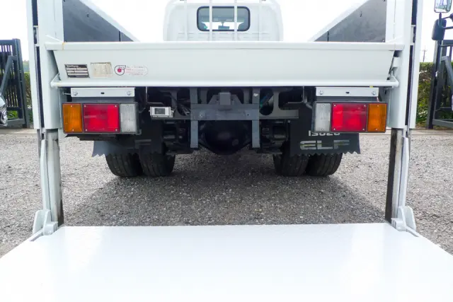 いすゞ エルフ TKG-NJR85AN(2WD)の写真10