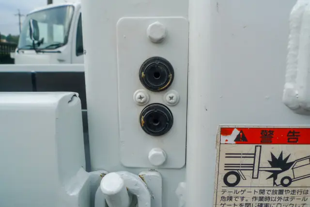 いすゞ エルフ TKG-NJR85AN(2WD)の写真13