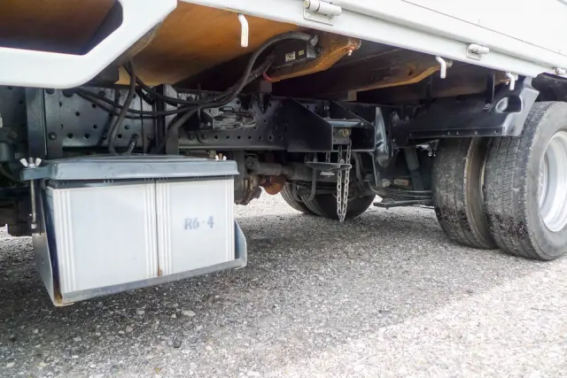 いすゞ エルフ TKG-NJR85AN(2WD)の写真15