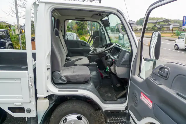 いすゞ エルフ TKG-NJR85AN(2WD)の写真20