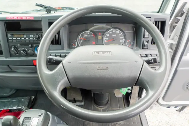 いすゞ エルフ TKG-NJR85AN(2WD)の写真23