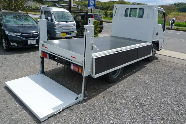 いすゞ エルフ 2RG-NJR88A(2WD)の写真7