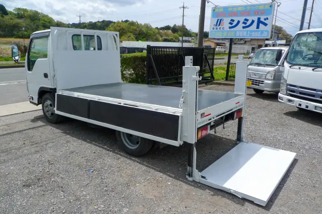 いすゞ エルフ 2RG-NJR88A(2WD)の写真8