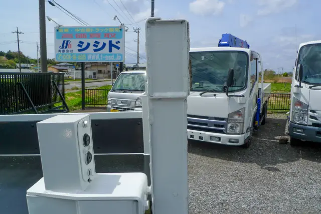 いすゞ エルフ 2RG-NJR88A(2WD)の写真15