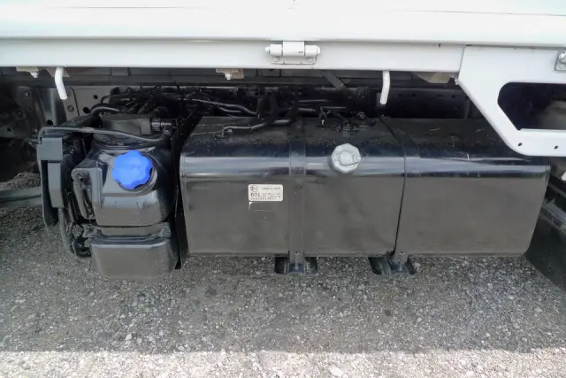 いすゞ エルフ 2RG-NJR88A(2WD)の写真18