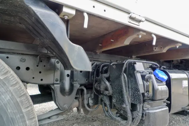 いすゞ エルフ 2RG-NJR88A(2WD)の写真19