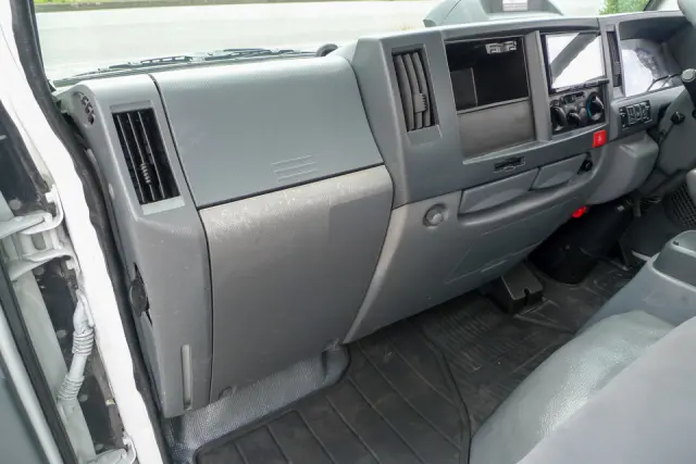 いすゞ エルフ 2RG-NJR88A(2WD)の写真34