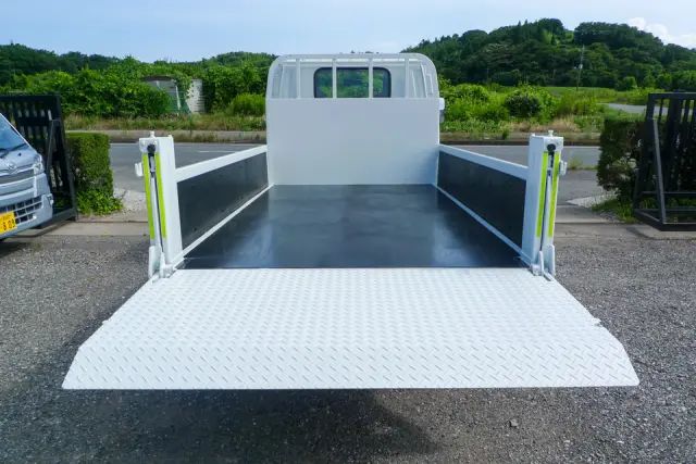 いすゞ エルフ TPG-NJR85A(2WD)の写真7