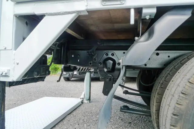 いすゞ エルフ TPG-NJR85A(2WD)の写真14