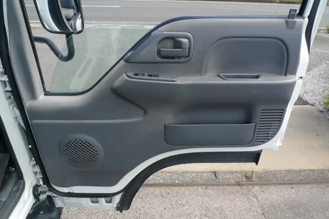 いすゞ エルフ TPG-NJR85A(2WD)の写真21